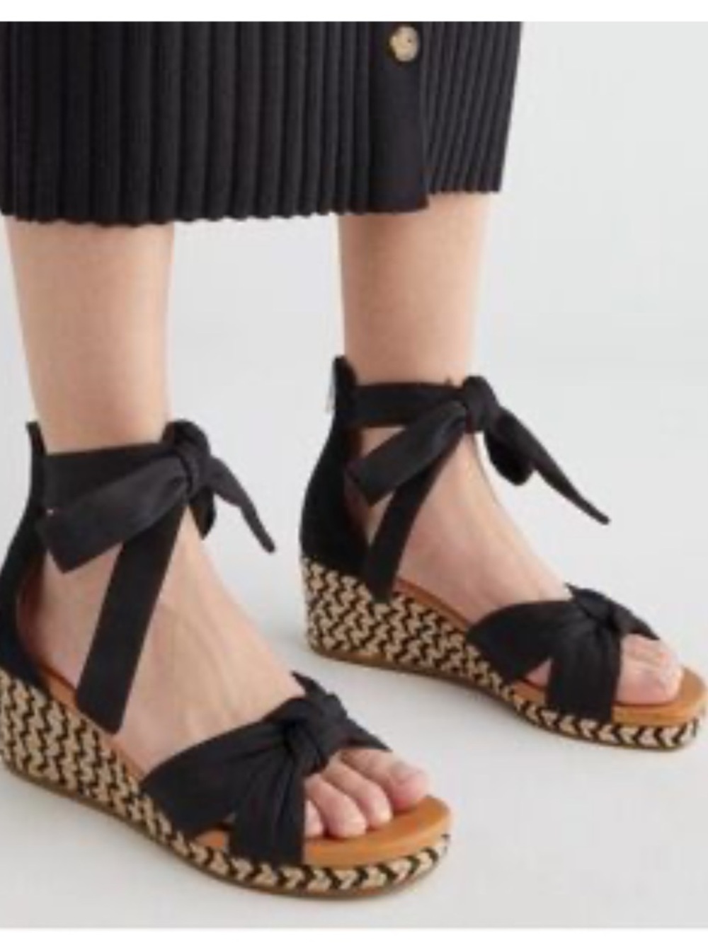 UGG Women’s Yarrow Black Canvas Suede Espadrille Wedge Sandals Size 7 New